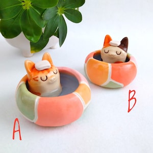 Funny small onsen cat flower vase Japanese handmade pottery kitten lovers gift