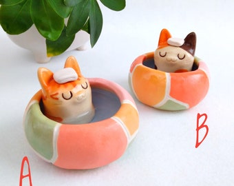 Funny small onsen cat flower vase Japanese handmade pottery kitten lovers gift