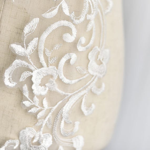 Ivory Floral Lace Appliques Delicate Wedding Trim Embroidery Tulle Trim Collar Ivory Floral Lace Appliques Delicate Wedding Trim Embroidery Tulle Trim Collar