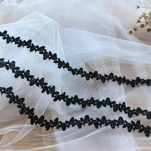 White / Black Venice Rose Floral Rayon Lace Trim Embroidery Tulle Lace Trim Accessory 1cm Wide L0497