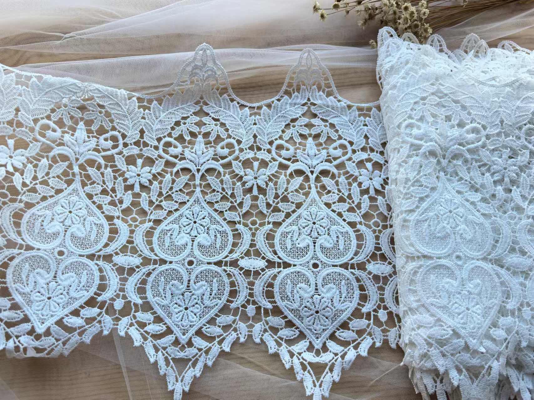 Double Scallop Embroidered Lace Trim, Vintage Style - 2 Yards