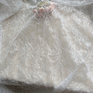 1 Meter Ivory Chantilly Lace Fabric Embroidered Bilateral Curtain Fabric Scalloped Edge 59&quot; Veils Wedding Gown X0291