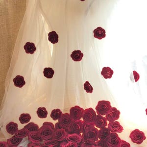 Apliques de rosas de organza burdeos, flores de encaje 3D, adornos para vestidos de novia (50 piezas) X0383