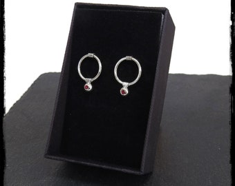 Boucles d'oreilles anneau rond et galet d'argent massif serti d'une topaze rose magenta