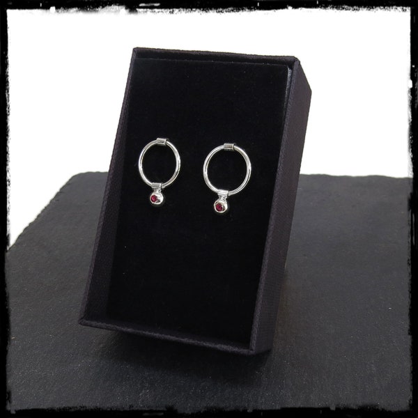 Boucles d'oreilles anneau rond et galet d'argent massif serti d'une topaze rose magenta