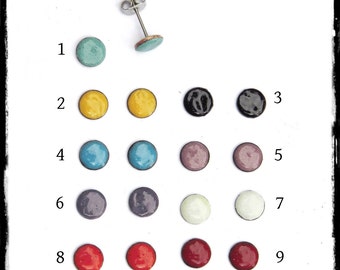 Kleine ronde oorchips Minimalistische koperen emaux- oornagels -Roestvrijstalen staaf - kleuren om uit te kiezen - glas / koperen chips