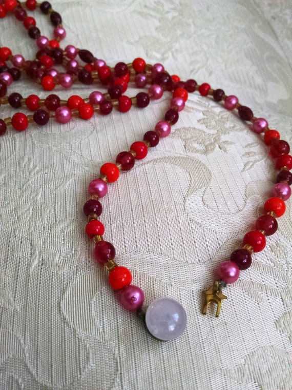Long beaded necklace, opaque reds, pinks, rose an… - image 3
