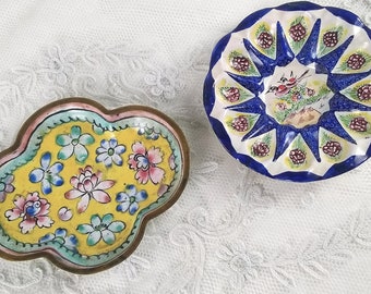 Your choice, vintage tin with birds and berries, or enameled tray with colorful flowers, metal painted tiny trays, colorful small dishes