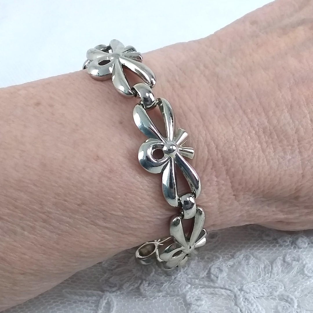 Monet Silver Tone Bow Tie Chain Link Bracelet, Bows Ribbons Vintage ...
