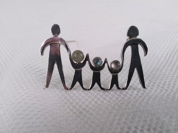 Lovely family of 5 pin with mid century modern st… - image 2