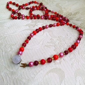 Long beaded necklace, opaque reds, pinks, rose and browns, stunning, 1940's image 4