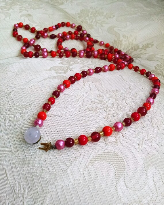 Long beaded necklace, opaque reds, pinks, rose an… - image 4
