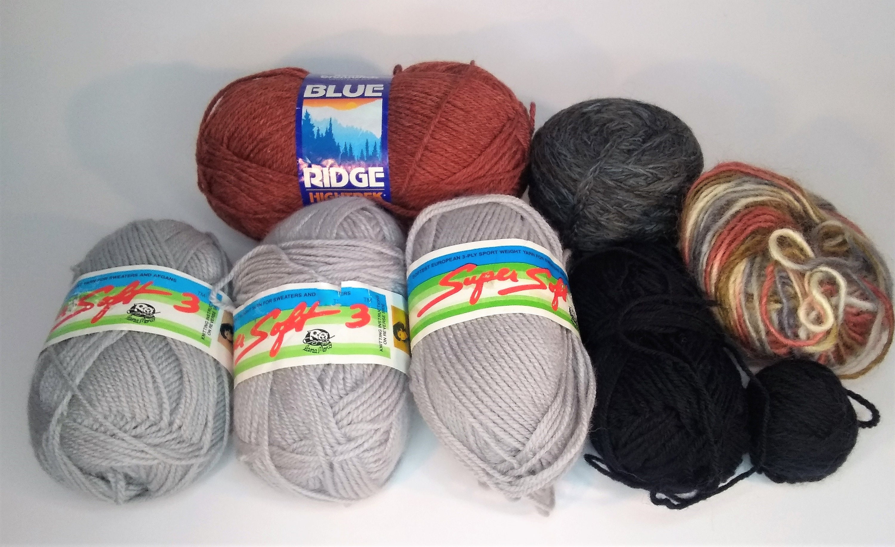 Mamá es Yarn Destash Todo hilo en la foto Brunswick Yarns Etsy