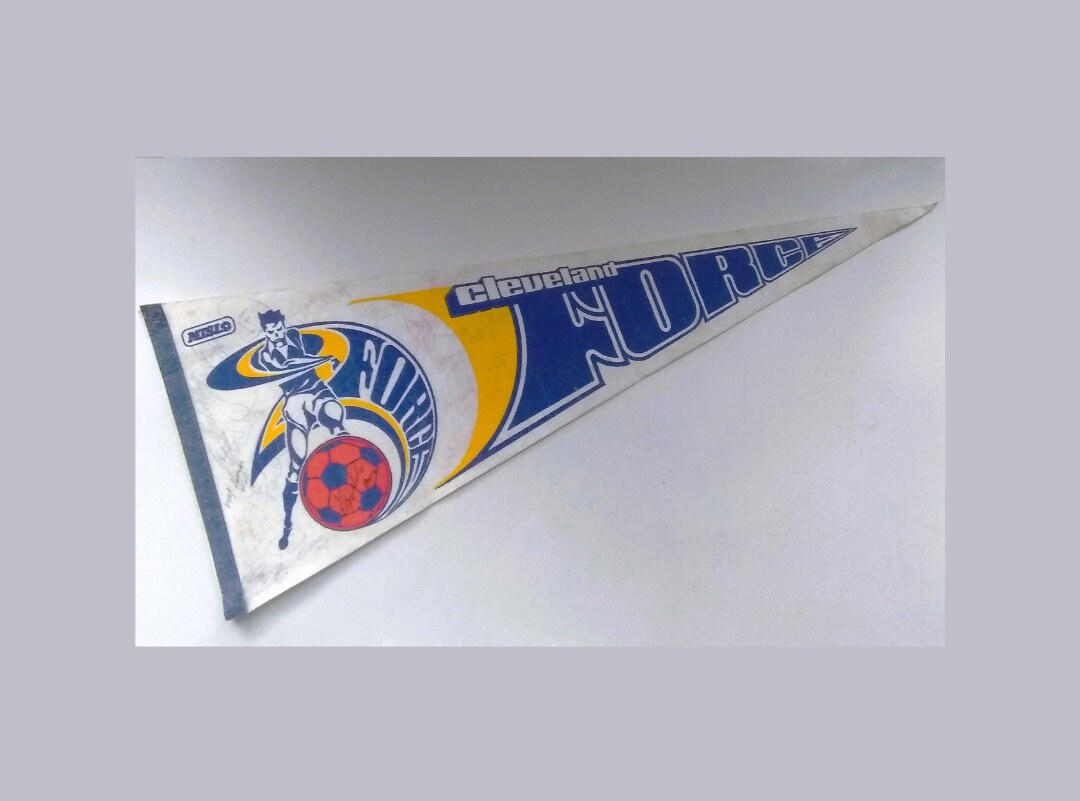 Large Independiente Pennant - Official Soccer Fan Merchandise for