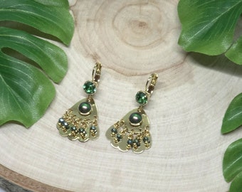 Dangling earrings, golden, with green crystal, Kalysta earrings