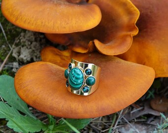 Golden large ring, adorned with malachite and green Austrian crystal, boho ring, Andraé ring