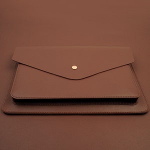 Funda para portátil MacBook de cuero con grabado de nombre, funda para portátil de 13 pulgadas, 14 pulgadas, 15 pulgadas, 16 pulgadas con cargador, regalo de graduación para él-ZS01 imagen 5