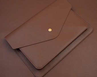 Custodia per laptop in pelle per MacBook con incisione del nome, custodia per laptop da 13 pollici, 14 pollici, 15 pollici, 16 pollici con custodia per caricabatterie, regalo di laurea per lui-ZS01