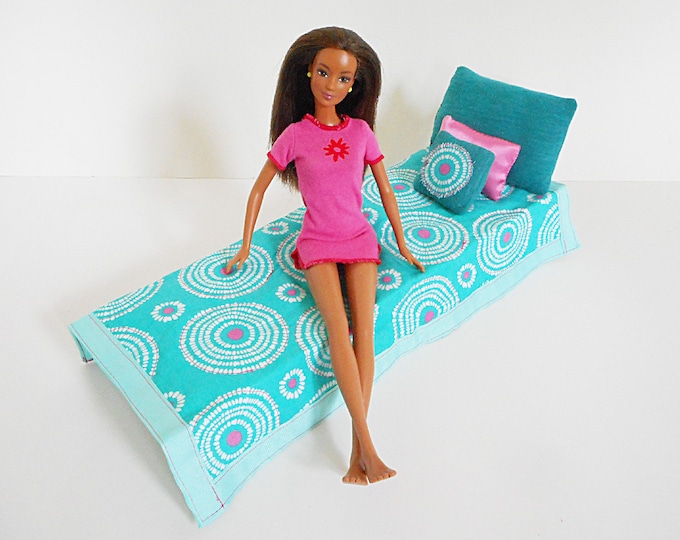 Fun Aqua and Pink Comforter Set For Barbie Doll