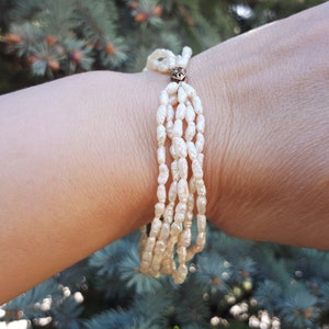 Vintage 6 mm Five Strand Rice White Cultured Pearl 14k Yellow Gold Filigree Clasp Bracelet C17