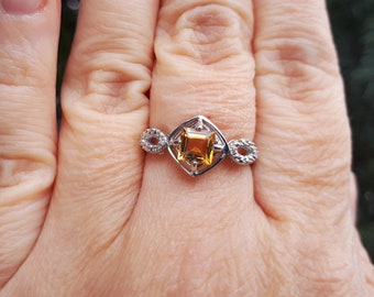 Vintage 14k Solid White Gold Diamond Citrine Ring Size 7