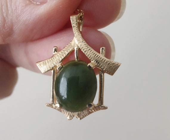 Vintage 14k Solid Yellow Gold House Jade Pendant … - image 7
