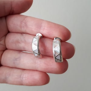 Vintage MOP Sterling Silver Half Hoop Stud Earrings EG1