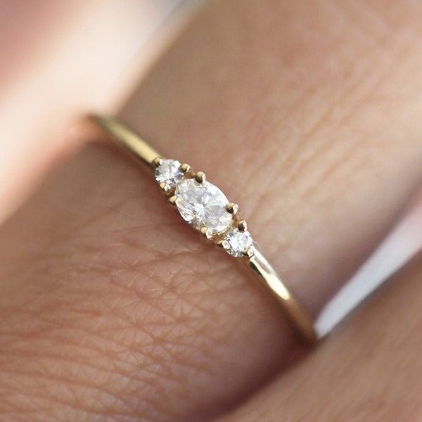 Diamant Verlobungsring, Ovaler Naturring, Kleiner Drei-Stein-Ring, zierlicher zierlicher Ring