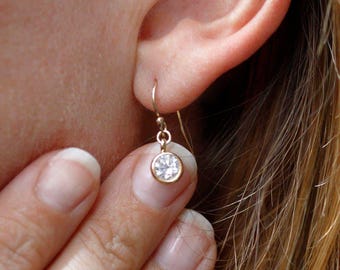 Pendientes de oro rosa con circonitas cúbicas, delicados pendientes colgantes, pendientes de circonita cúbica, delicados pendientes de diamantes y circonitas cúbicas