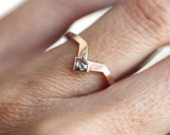 Salt and Pepper Diamond Ring, Diamond Chevron Band, Unique Diamond Wedding Band, Kite Diamond Ring, Grey Diamond Ring