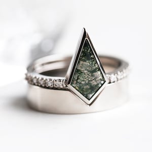 Kite moss agate engagement ring, Mossy kite and diamond engagement ring, Geometric engagement ring for modern wedding image 7