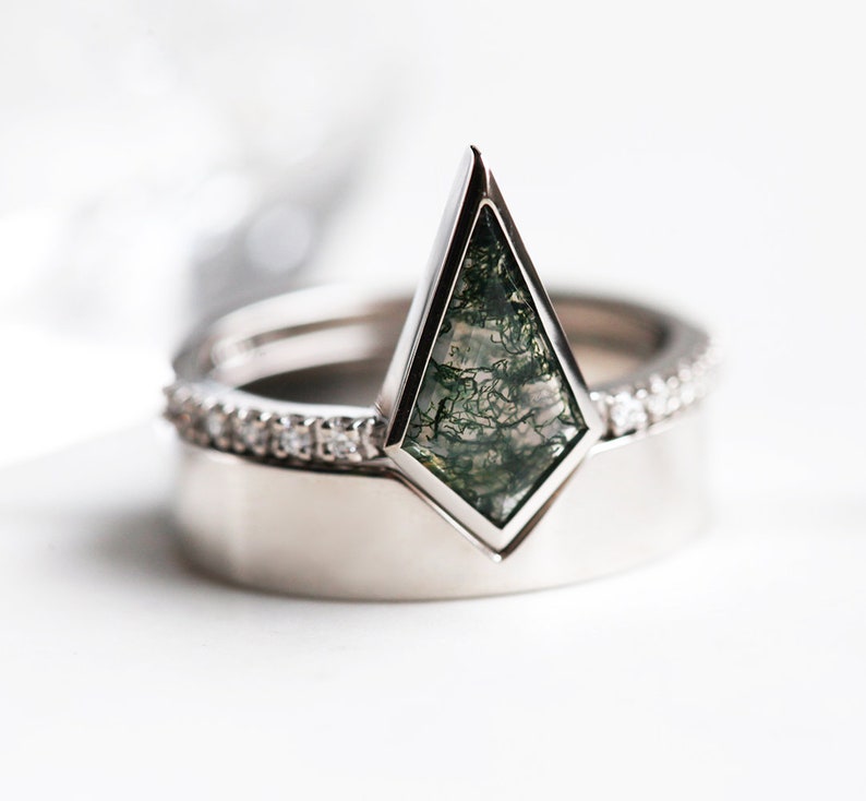 Kite moss agate engagement ring, Mossy kite and diamond engagement ring, Geometric engagement ring for modern wedding image 7