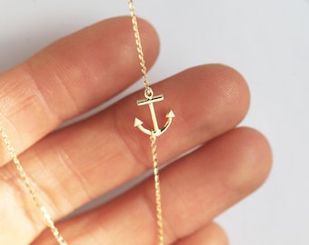 Colar delicado com pingente de âncora • Ouro 14k ou prata de lei • Pingente lateral • Corrente de elos • Joias de praia