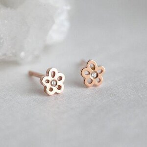 Pendientes de flores de diamantes, pendientes de cartílago, pendientes de oro macizo de 14 k, pendientes de oro rosa con flores de 18 k