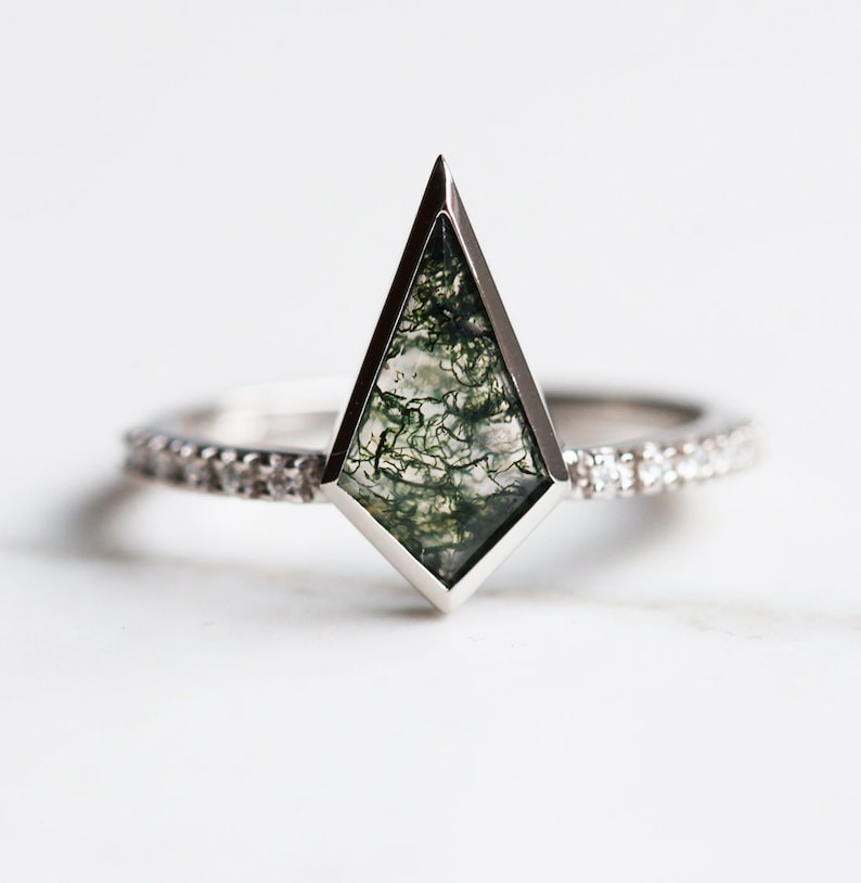 Kite moss agate engagement ring, Mossy kite and diamond engagement ring, Geometric engagement ring for modern wedding image 1