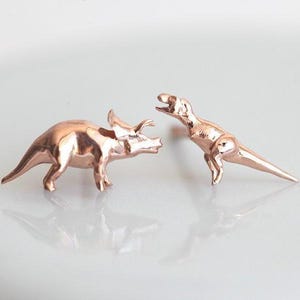 Orecchini di dinosauro in oro 14k, orecchini realistici di tirannosauro T rex, orecchini di cartilagine di triceratopo, orecchini di animali
