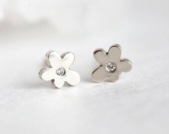 Diamond Earrings • Tiny Flower Stud Earrings • 14k/18k Solid Gold • Dainty Gold Studs • Minimalist Earrings • Gift for Her