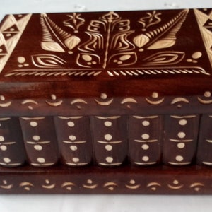 Puzzle jewelry box new beautiful special handcarved brown wooden secret magic brain teaser hidden storage box with key treasure challenge image 10