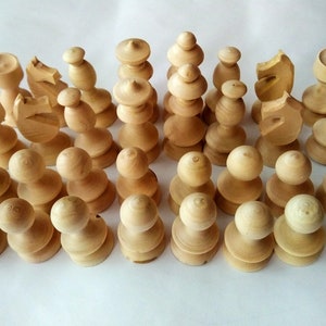 New unlaquered unpainted 32 chesspieces, unfinished natural chesspiece set , King is 5.7 cm