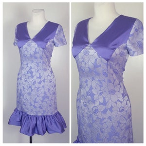 Vintage 70er Jahre Kleid Party Prom Taillen lila/lavendel Rüschen am Knie Länge Kurzärmelig EU12 EU38