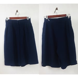 Vintage 80&#39;s Women Shorts Navy Pleated Front High Waist Summer UK8 EU34
