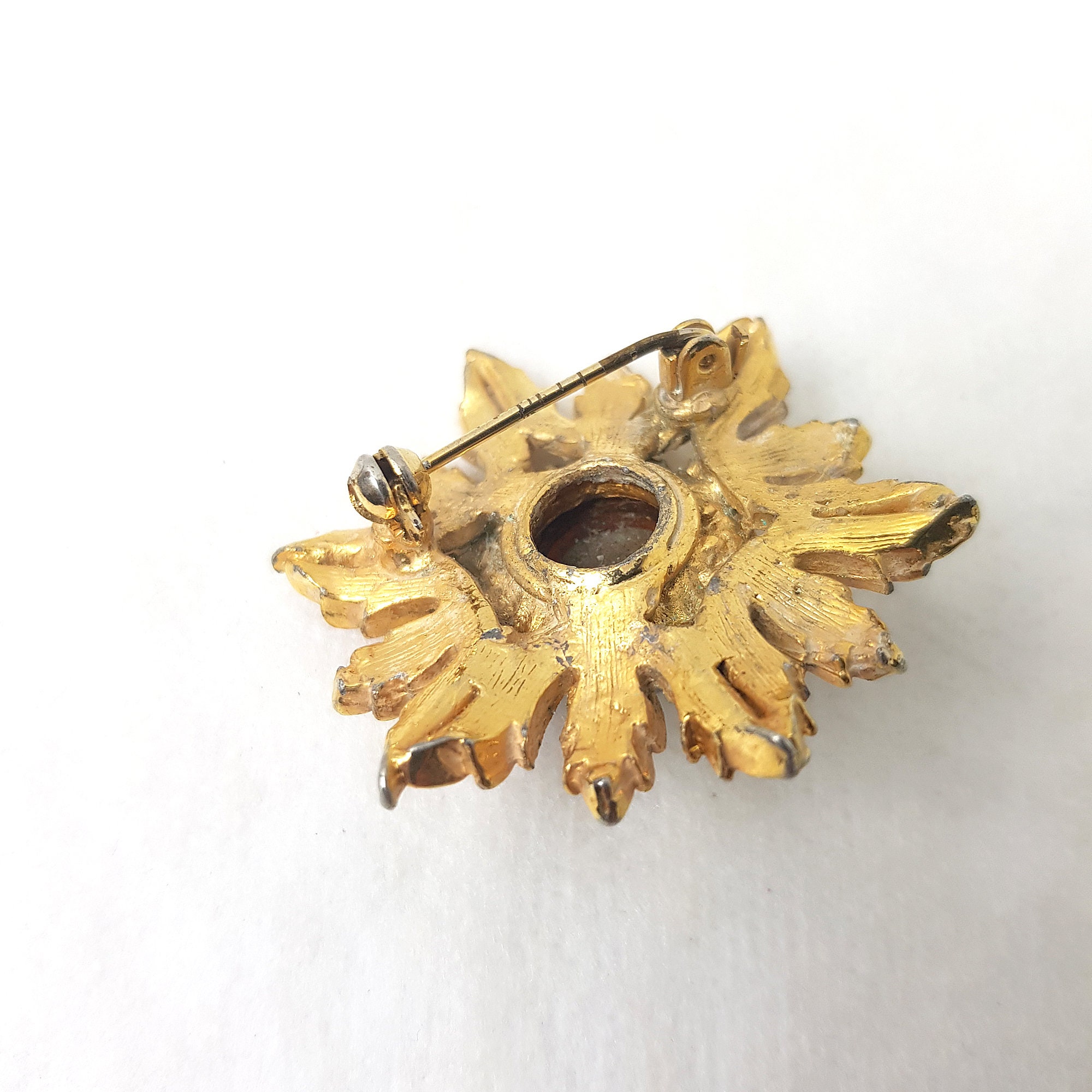 EkokoVintage Vintage Costume Jewelry Brooch Pin Flower Gold Metal