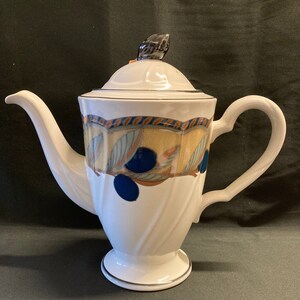 Noritake Olive Wreath Covered Coffee Pot