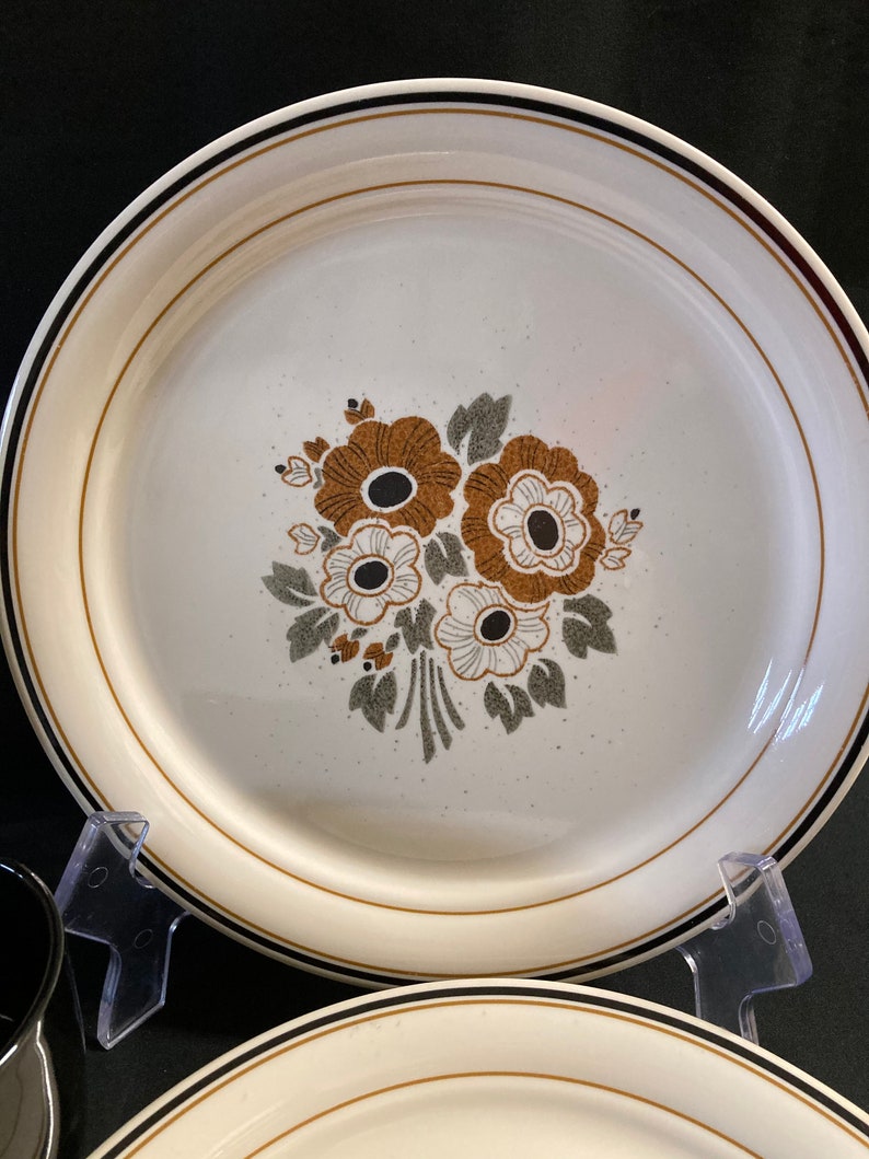 corelle brown flowers