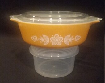 Pyex Butterfly Gold 1 Pint Casserole and Cover