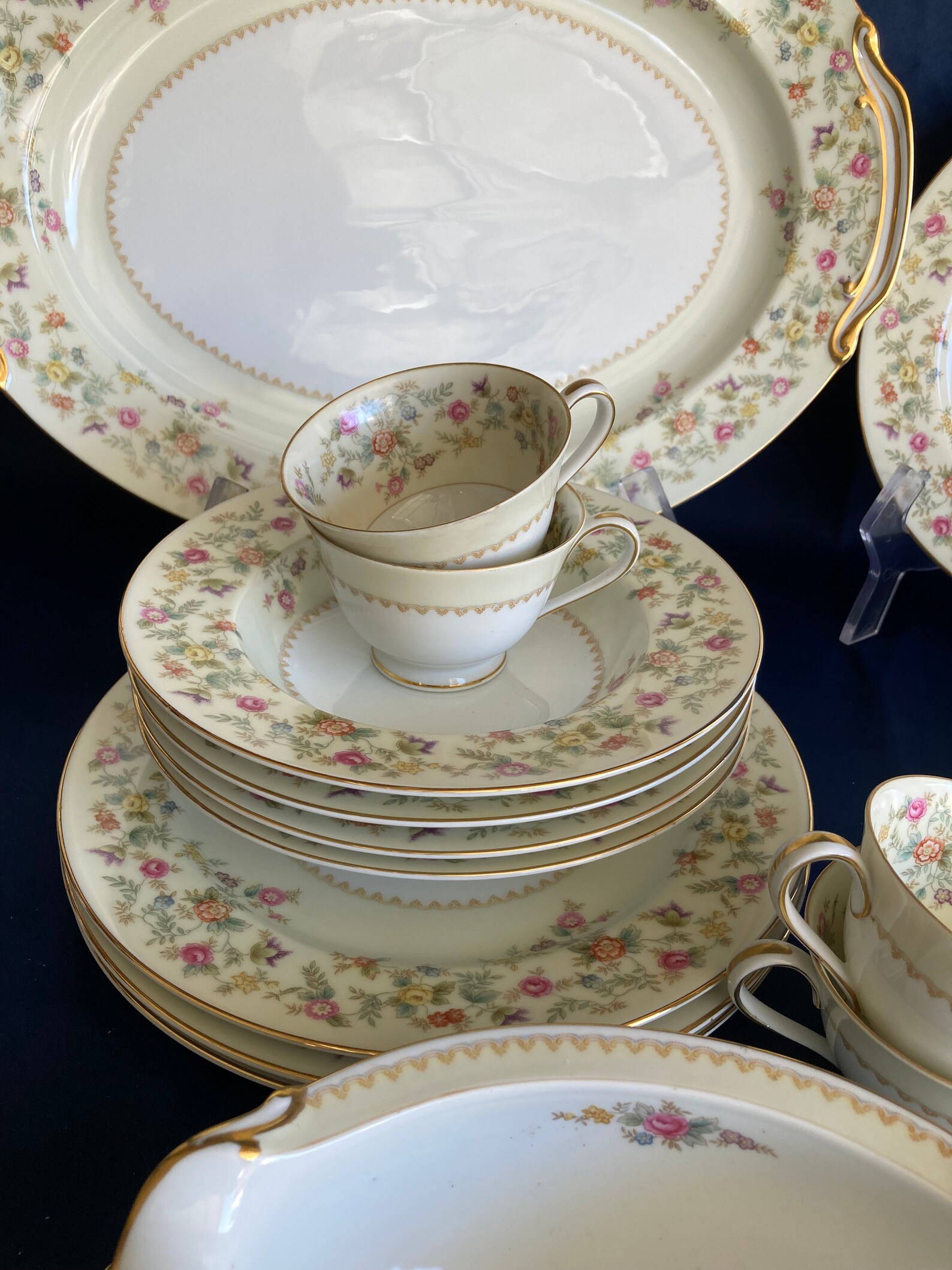 24 Piece Noritake Smilax Dinnerware Set Service for 4 - Etsy