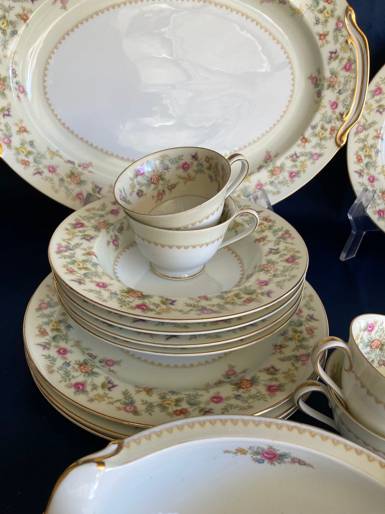 24 Piece Noritake Smilax Dinnerware Set Service for 4 Etsy