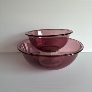 2 Piece Pyrex Cranberry Mixing Bowl Set