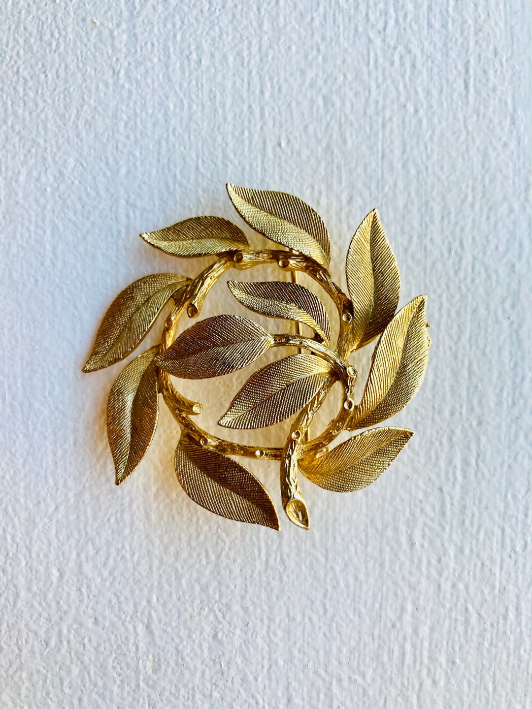 Vintage Lisner Gold Vine Leaf Brooch Etsy