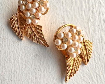 Vintage Celebrity Faux Pearl Grape Cluster Clip On Earrings